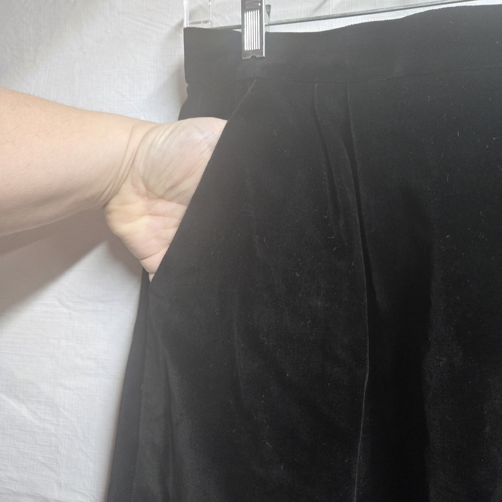 Vtg David Brooks Ltd Black Velvet Skirt with Pockets Size 14 Whimsey - Picture 4 of 8